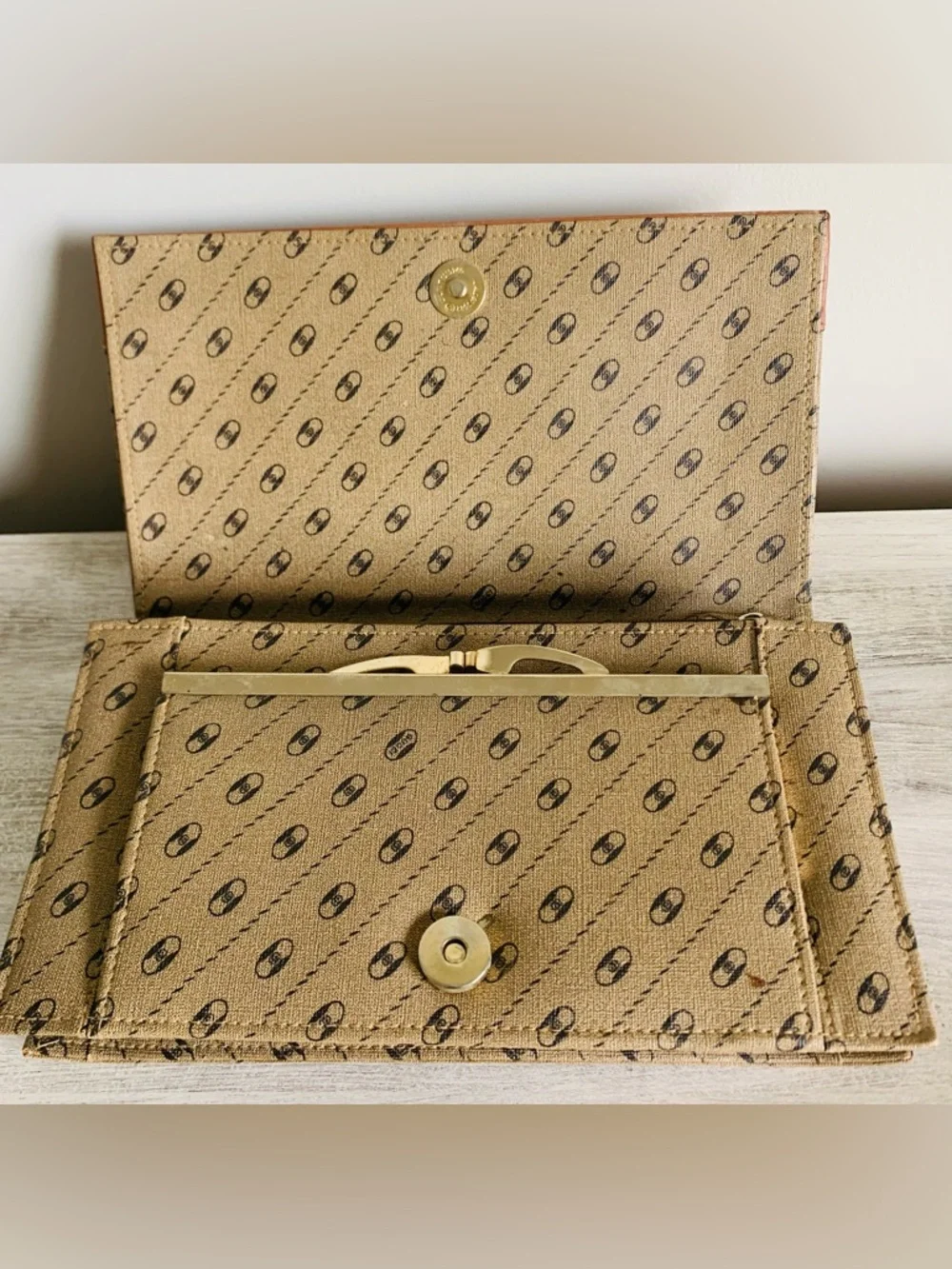 Rare Vintage GG Supreme Tan Clutch/Wallet - Picture 4 of 13